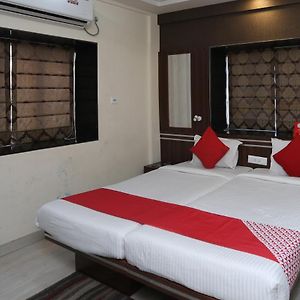 Oyo 24553 Paradise Inn Newtown